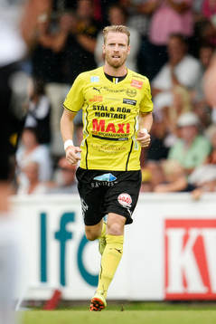 Mjällbys Christian Wilhelmsson byts in