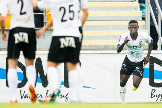 Örebros Alhassan Kamara jublar