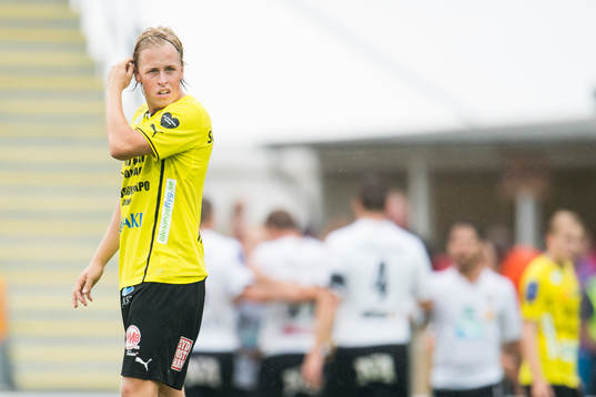 Mjällbys Robin Strömberg deppar