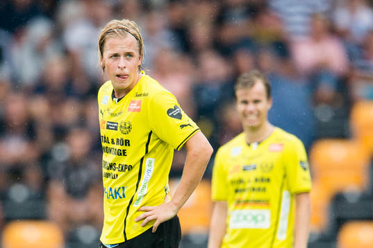 Mjällbys Robin Strömberg deppar