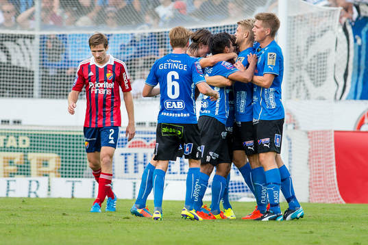 Halmstads Kristinn Steindorsson har gjort 2-1 och jublar