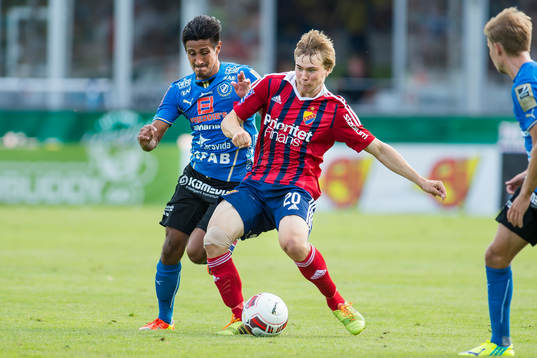 Halmstads Antonio Rojas och Djurgårdens Simon Tibbling
