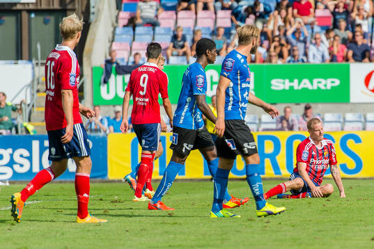Djurgårdens Fredrik Stenman missar målet i slutminuterna