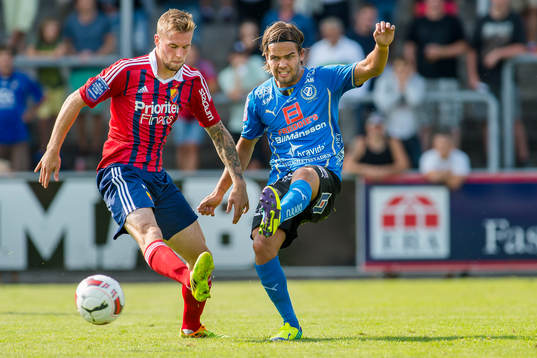 Djurgårdens Aleksander Faltsetas och Halmstads Kristinn