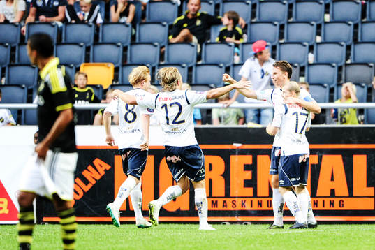 Gefles Marcus Hansson jublar