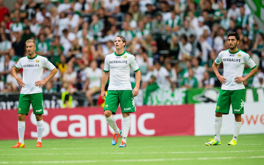 Hammarbys Daniel Theorin (v), Johan Persson och Nahir