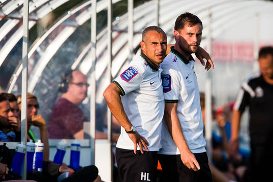 Falkenbergs tränare Henrik Larsson och assisterande