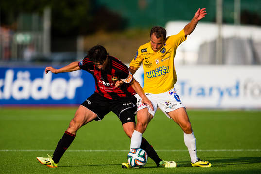 Brommapojkarnas Gabriel Petrovic och Falkenbergs Calle Wede