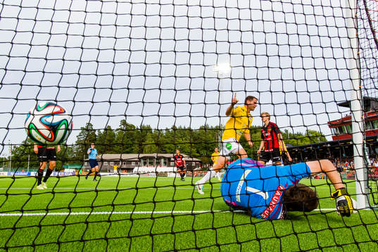 Falkenbergs Stefan Rodevåg jublar