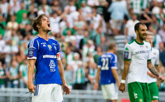 GIF Sundsvalls Eric Larsson reagerar