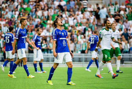 GIF Sundsvalls Eric Larsson reagerar