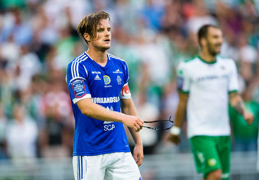 GIF Sundsvalls Eric Larsson ser deppig ut