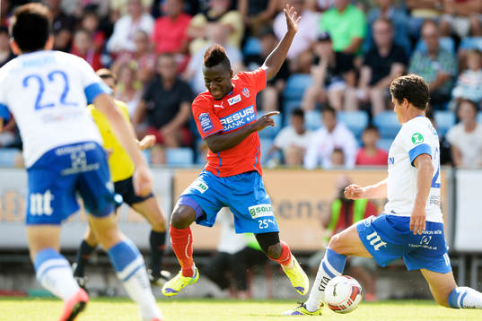 Helsingborgs David Accam i matchen i allsvenskan mellan