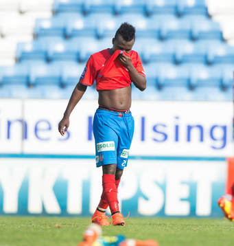 Helsingborgs David Accam lämnar Olympia med tunga steg i