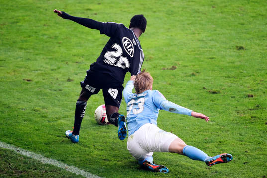 Malmö FFs Emil Forsberg drar ner IFK Göteborgs May