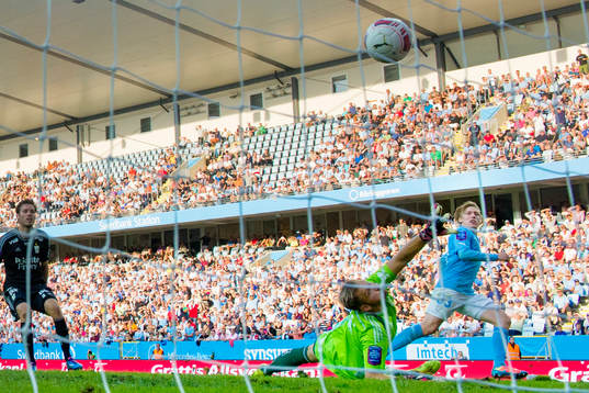 Malmö FFs Emil Forsberg gör 2-1 bakom IFK Göteborgs