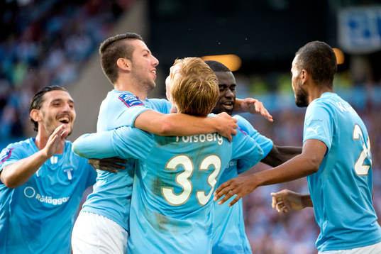 Malmö FFs spelare firar Emil Forsberg gjort 2-1