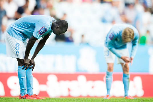 Malmö FFs Enock Kofi Adu och Emil Forsberg deppar