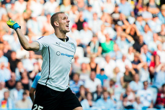 Malmö FFs målvakt Robin Olsen är inte nöjd med sina