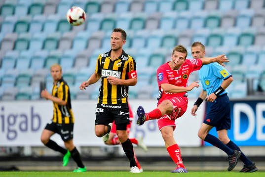 Elfsborgs Anders Svensson och Häckens Martin Ericsson