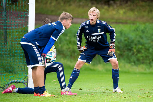 Målvakten Pontus Dahlberg tränar med IFK Göteborg
