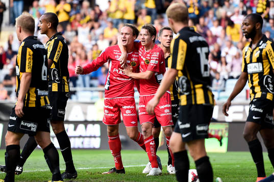 Elfsborgs Viktor Prodell (tv) jublar