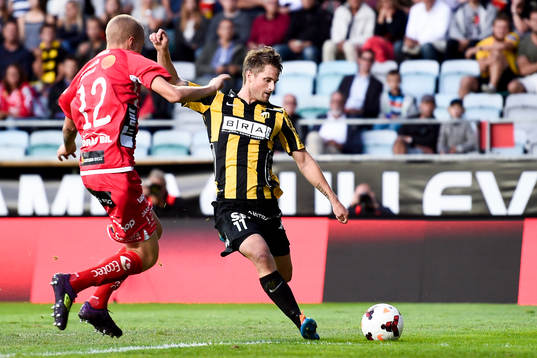 Häckens Gunnar Heidar Torvaldsson utmanar Elfsborgs