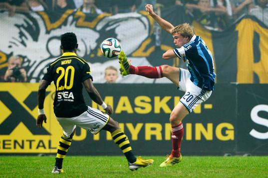 s Ibrahim Moro och Djurgårdens Simon Tibbling
