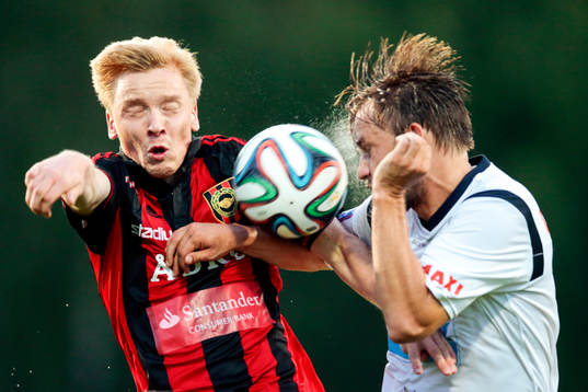 Brommapojkarnas Gustav Sandberg Magnusson  och Gefles Skuli
