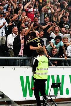 s Nabil Bahoui jublar