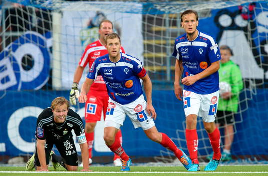 IFK Göteborgs Gustav Engvall, Åtvidabergs målvakt Henrik