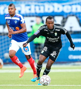 Åtvidabergs Ricardo Santos och IFK Göteborgs May Mahlangu