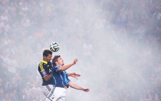 s Celso Borges och Djurgårdens Jesper Arvidsson i en