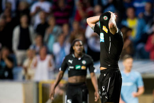 Örebros Erik Moberg deppar