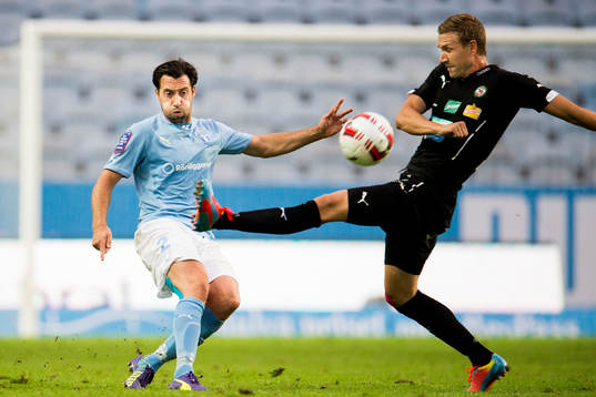 Malmö FFs Matias Concha och Örebros Marcus Pode