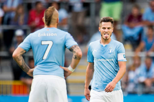 Malmö FFs Magnus Eriksson (ryggen) och Markus Rosenberg