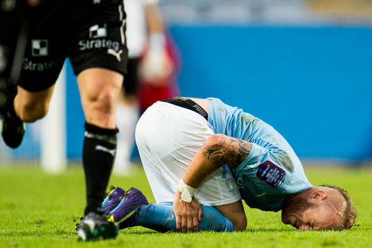 Malmö FFs Magnus Eriksson har ont
