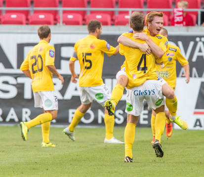 Falkenbergs Dan Keat jublar