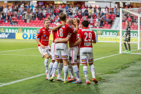 Kalmars Tobias Eriksson jublar