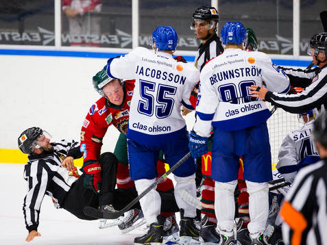 Frölundas Oliver Bohm i slagsmål med Leksands Robin