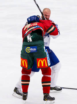 Frölundas Christoffer Persson i slagsmål med Leksands