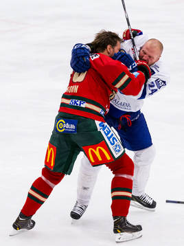 Frölundas Christoffer Persson i slagsmål med Leksands