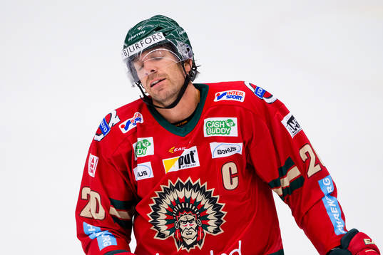 Frölundas Joel Lundqvist grimaserar illa