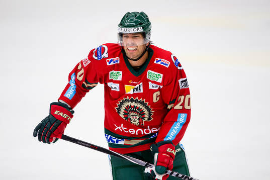 Frölundas Joel Lundqvist grimaserar illa