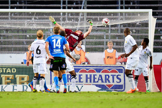 Halmstads Simon Silverholt gör 1-3