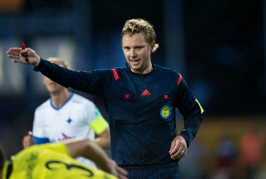 Domaren Markus Strömbergsson i
