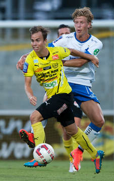 Norrköpings Alexander Fransson river nerMjällbys Andreas