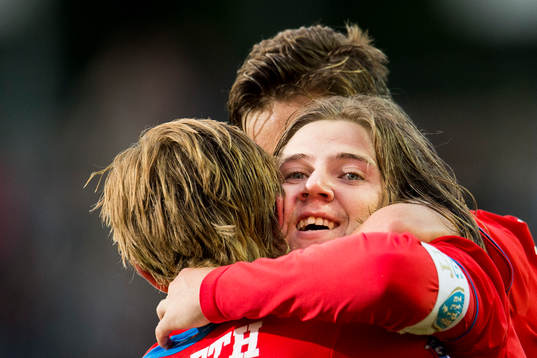 Helsingborgs Darijan Bojanic kramas om