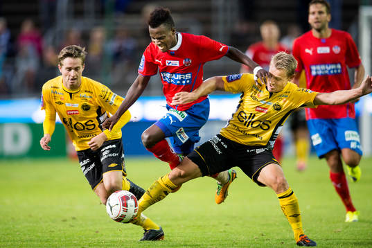 Helsingborgs David Accam tar sig förbi Elfsborgs Adam
