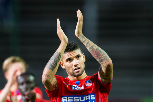 Helsingborgs Victor Palsson tackar publiken